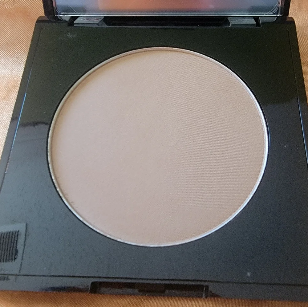NIB KVoss Bronze Beauty Palette CHELSEA